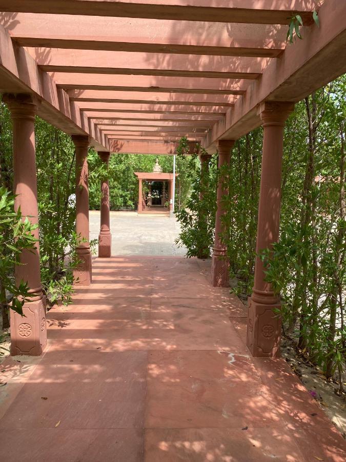 City The Village Beach Resort Laeja 外观 照片