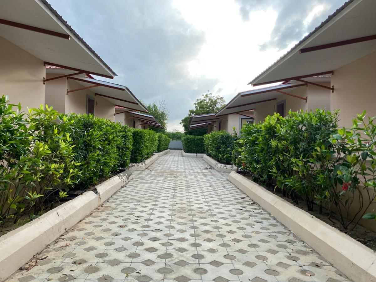 City The Village Beach Resort Laeja 外观 照片