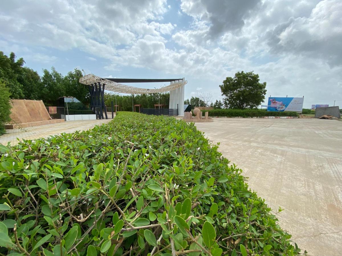 City The Village Beach Resort Laeja 外观 照片