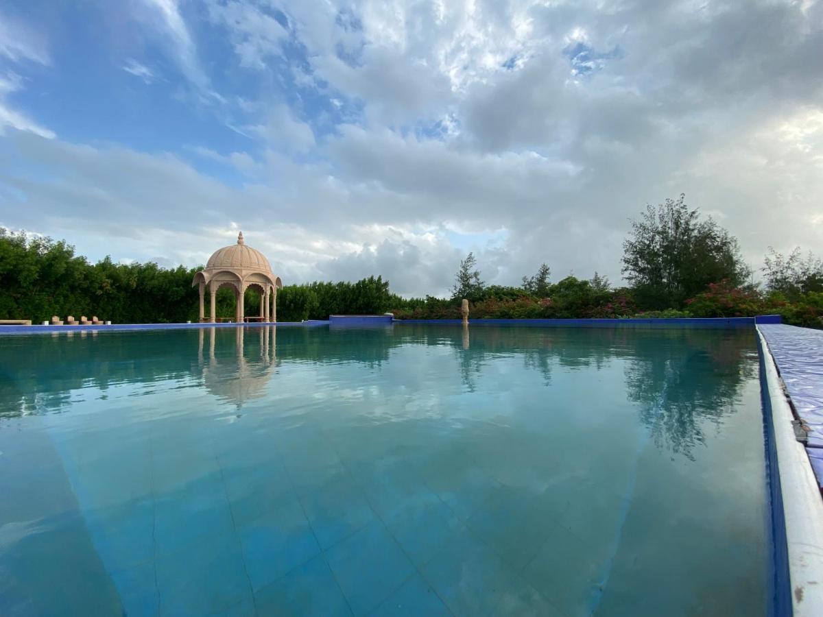 City The Village Beach Resort Laeja 外观 照片